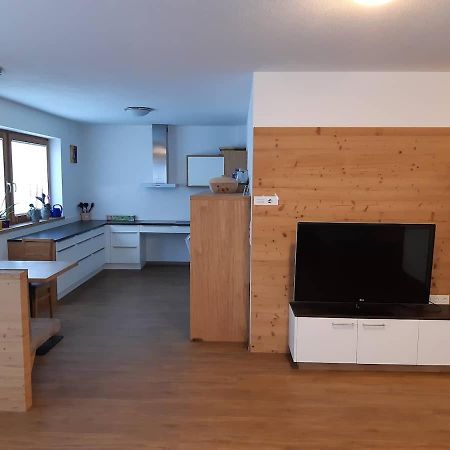 Grosszuegiges Apartment Georg Mayrhofen Barrierefrei Hollenzen Экстерьер фото