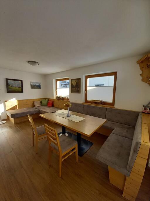 Grosszuegiges Apartment Georg Mayrhofen Barrierefrei Hollenzen Экстерьер фото