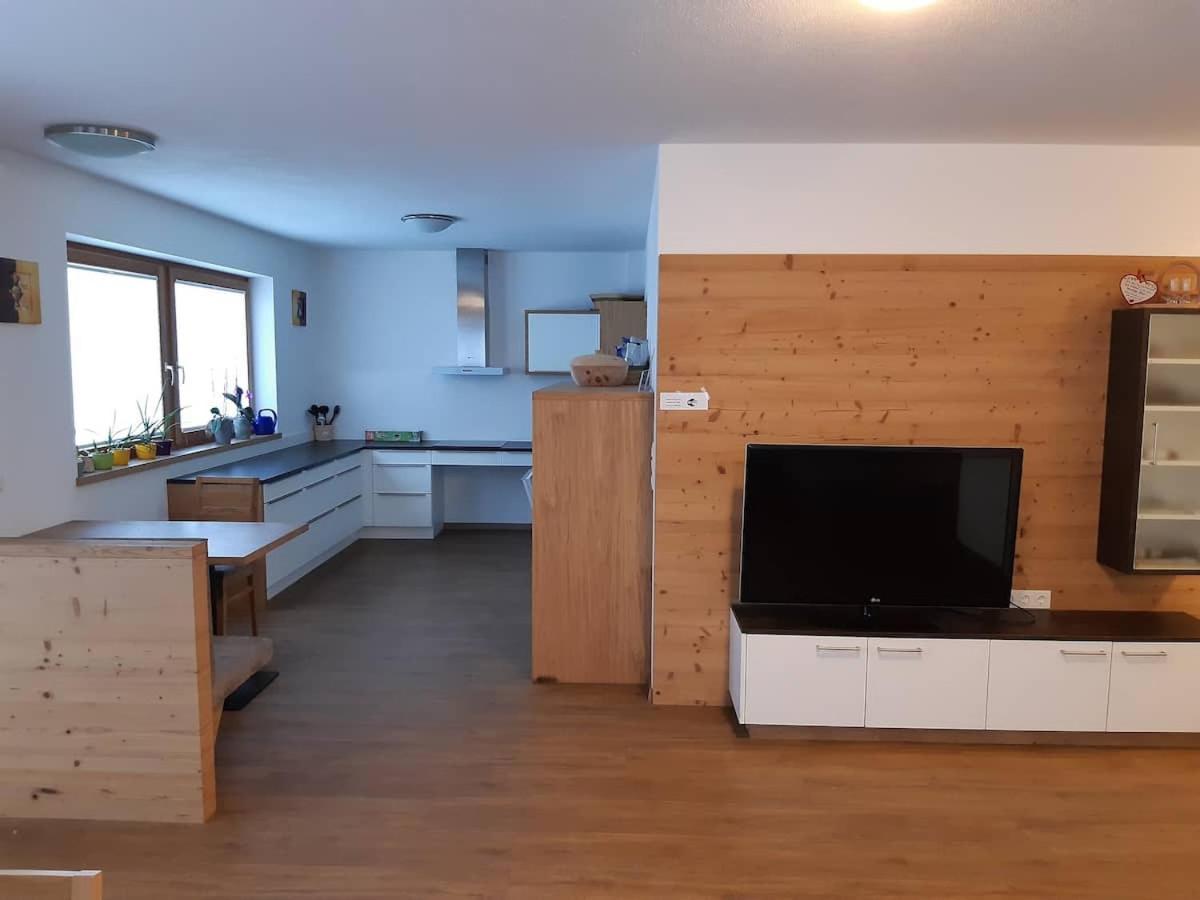 Grosszuegiges Apartment Georg Mayrhofen Barrierefrei Hollenzen Экстерьер фото
