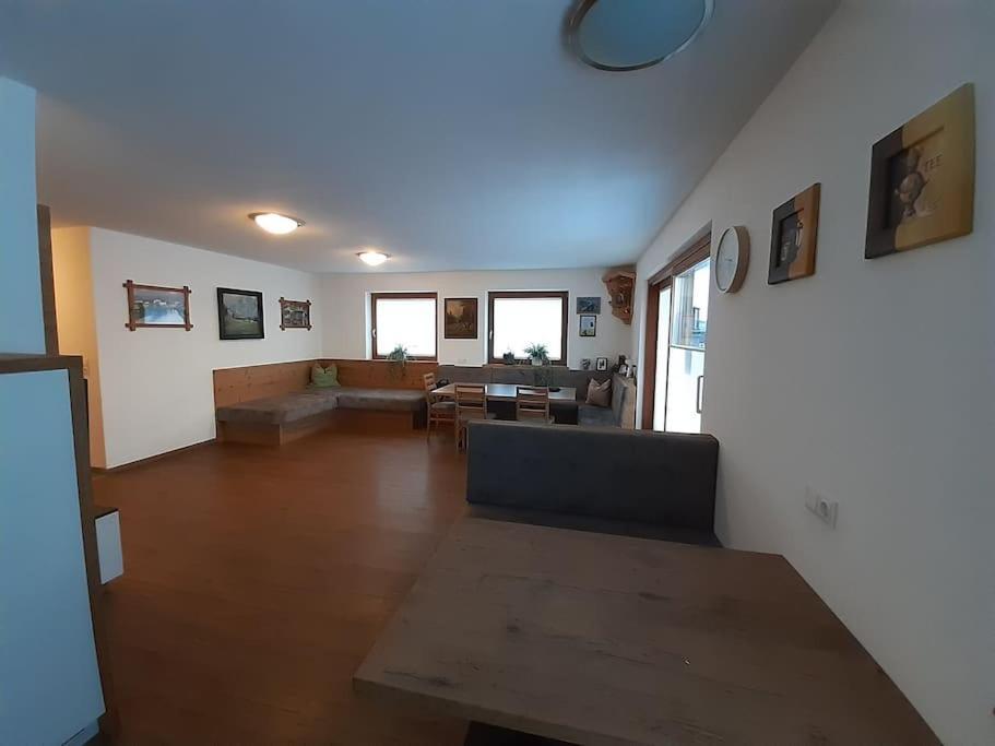 Grosszuegiges Apartment Georg Mayrhofen Barrierefrei Hollenzen Экстерьер фото